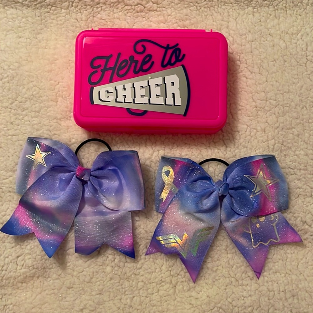 Bow box and 2 cheer bows Box1